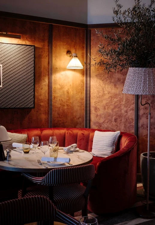 Barul-restaurant Soho House din Londra este locul primelor întâlniri ale celor doi