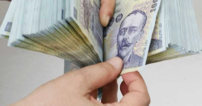 Psihologii spun că pentru persoanele care folosesc carduri banii sunt abstracţi
