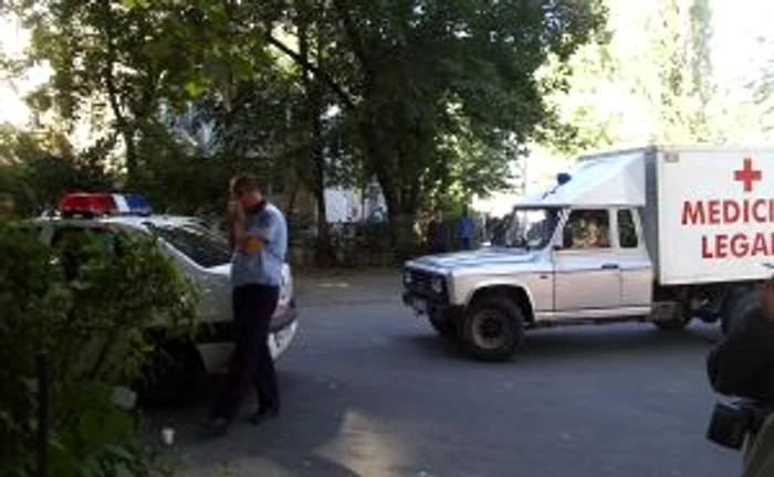 Femeia se aruncase de la etajul 9