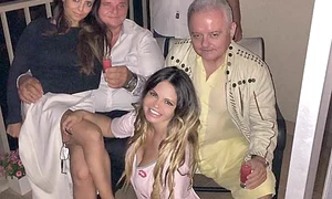 La primul chef în SUA, Irinel s a hârjonit cu miniona din faţa lui, însă în cele din urmă a încheiat seara cu bruneta din braţele lui Rădoi jpeg