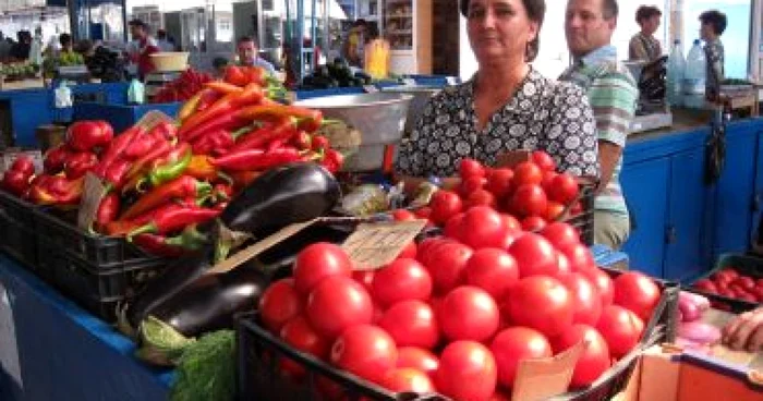 Ploieşti: Producătorii de legume din pieţe vor să renunţe la meserie