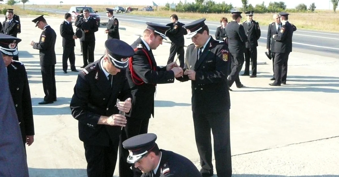Ceremonial la monumentul pompierilor de la Mihăileşti