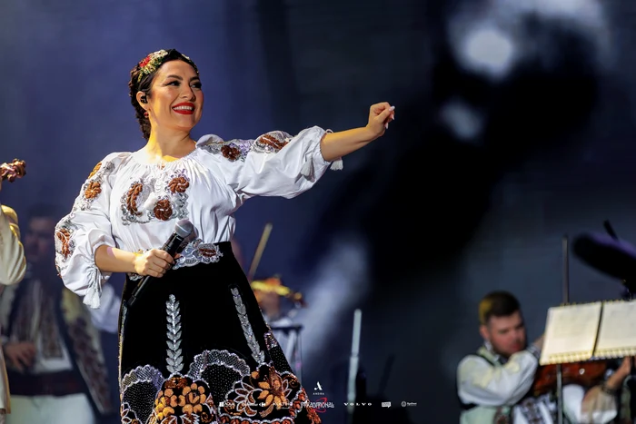 Andra și invitații săi în concertul Tradițional, Arhivă personală jpg