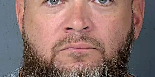 Un beneficiar al grațierilor lui Trump după atacul asupra Capitoliului, condamnat pentru abuz sexual asupra minorilor FOTO: X/@TomDreisbach