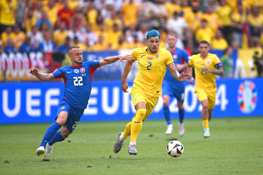 Slovacia - România, desemnat cel mai deprimant amical din istoria fotbalului. Cele două echipe, conduse de antrenori ca și plecați