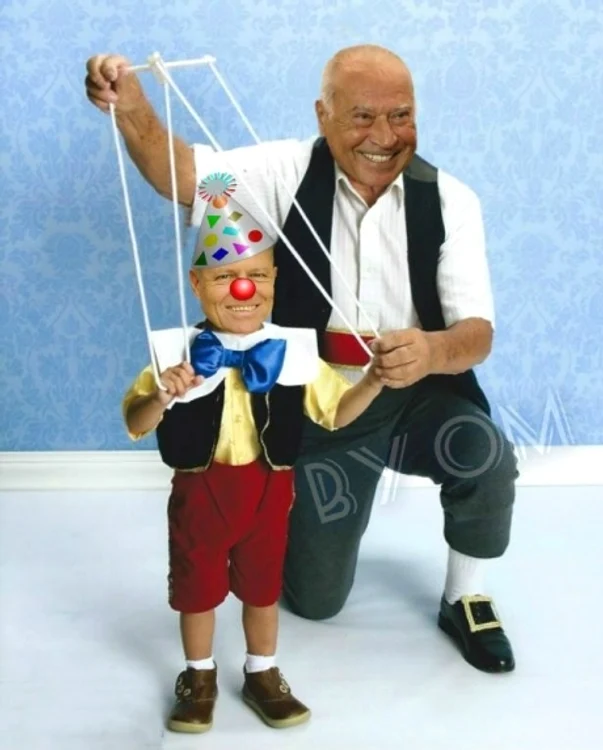 Traian Băsescu avertizează că președintele Iohannis este în pericol să fie manevrat de Dan Voiculescu