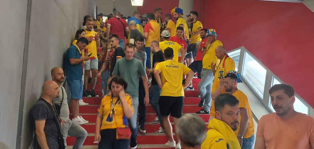 Intransigenții nemți, dați „pe brazdă” de suporterii români. Cum au încălcat regulile stricte de pe Allianz Arena