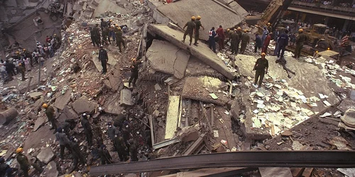 Locul unde a explodat o masina capcana la ambasada SUA din Nairobi 1998 FOTO Wikipedia jpg