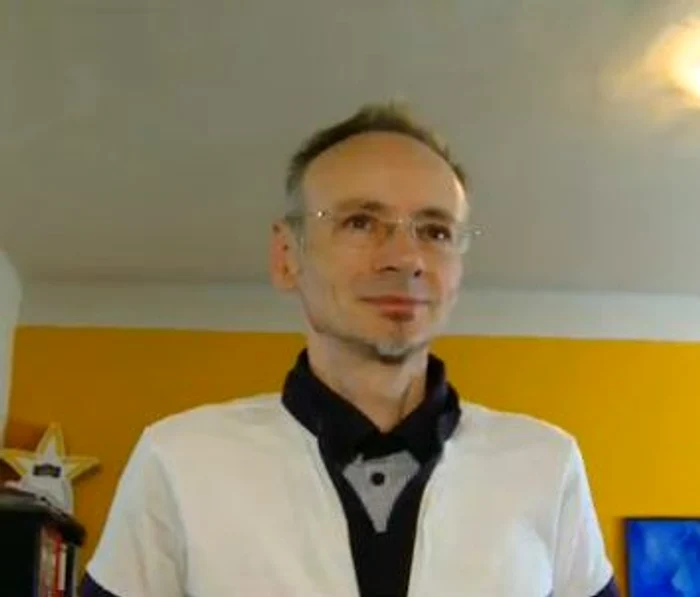 
    Mihai Albu este din nou un bărbat fericit (captură: Acasă TV)  