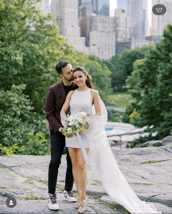 Ramona Păun și Cosmin Mihăiță s-au căsătorit la New York / Sursă foto: Instagram