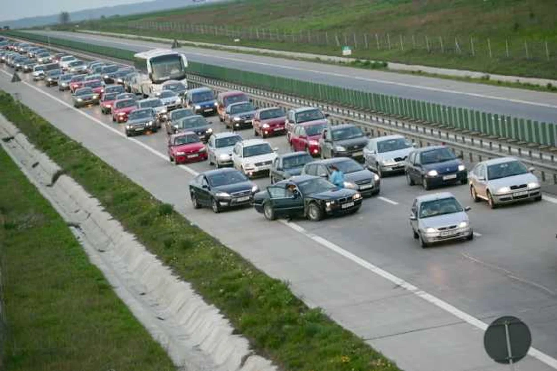 Se aştepată valori mari de trafic pe A2 FOTO Adevărul