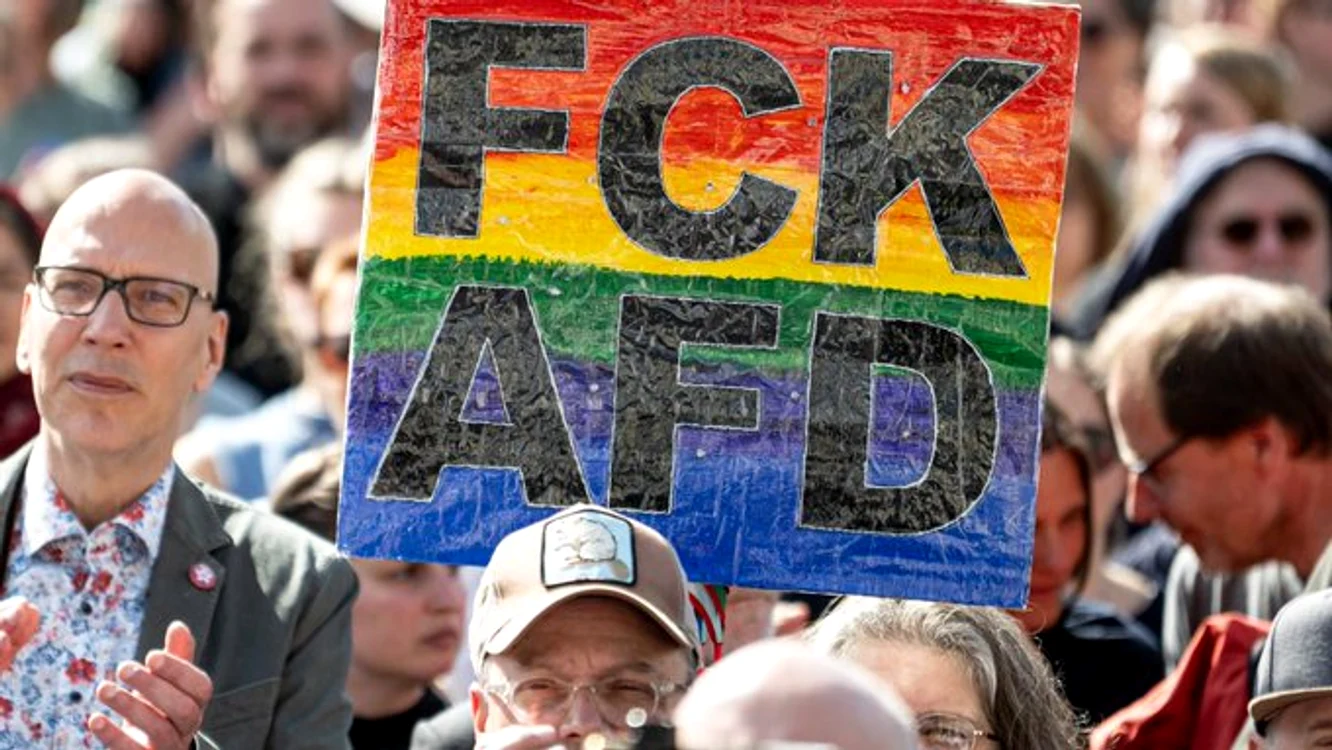 Mii de germani au protestat cerând interzicerea partidului de extremă dreapta AfD FOTO: X