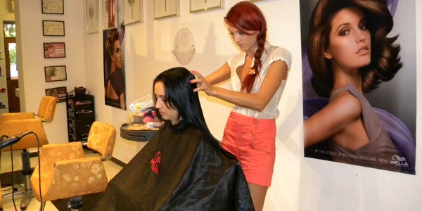 Ionela Dobre este un hairstylist talentat și perfecționist