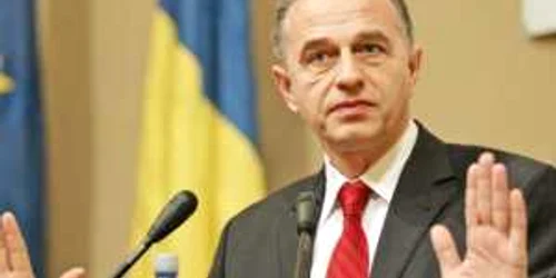 Mircea Geoană poate păstra şefia Senatului, chiar dacă va pierde carnetul de membru PSD