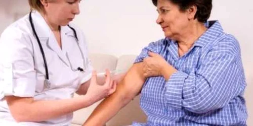 Medicii de familie trebuie să decidă pe cine vaccinează