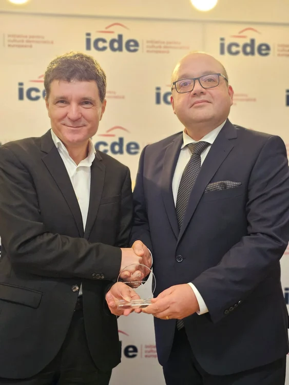 Președintele Nicușor Dan şi profesorul Valentin Naumescu. FOTO: Facebook Valentin Naumescu