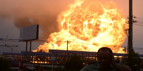 Un incendiu a avut loc la o fabrica de materiale petrochimice în China ca urmare a unei scurgeri de hidrocarburi lichefiate. FOTO GETTYIMAGES/GULIVER