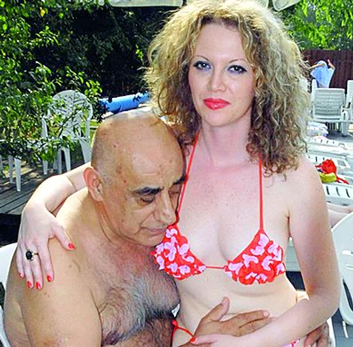 
    În urmă cu  cinci ani, Oana  avea sânii  foarte mici  