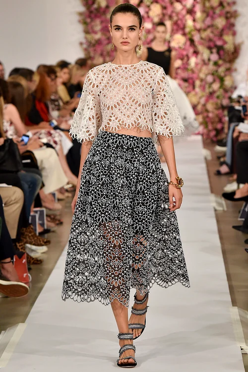 Cele mai frumoase rochii de seară pentru primăvară 2015. Designer: Oscar de la Renta