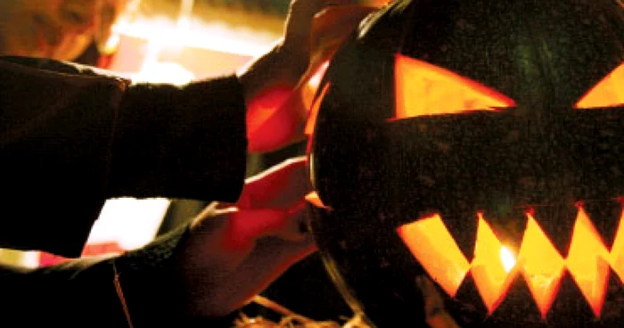 Halloween, o sărbătoare importată pentru distracţie
