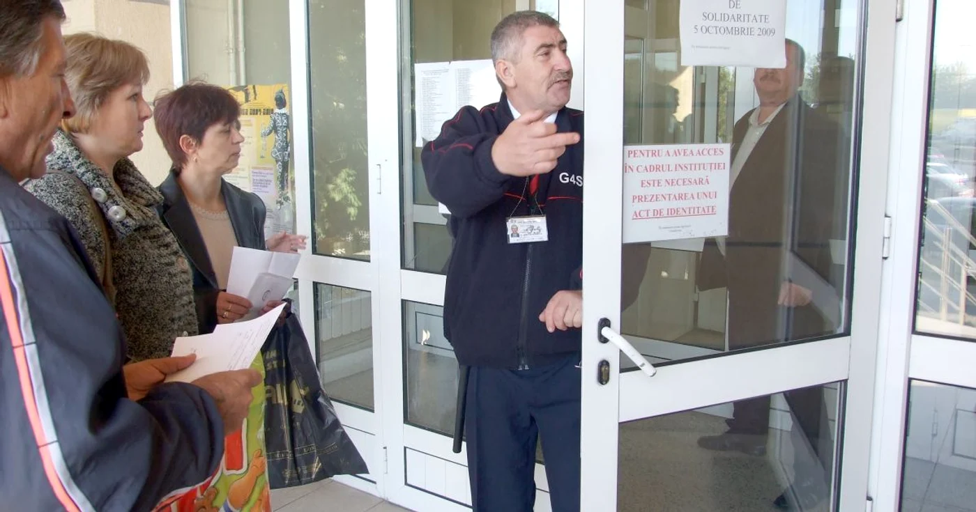 Bugetarii au intrat astăzi în grevă
