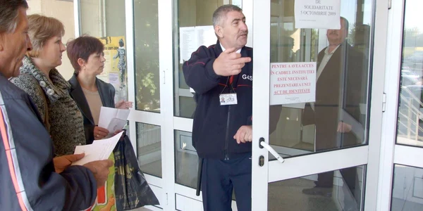 Bugetarii au intrat astăzi în grevă