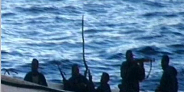 Piraţii somalezi au încercat să captureze o navă de pescuit franceză