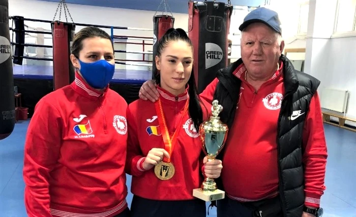 Loredana Marin, alăturii de antrenorii de la lotul naţional FOTO Arhivă pers. L.M.