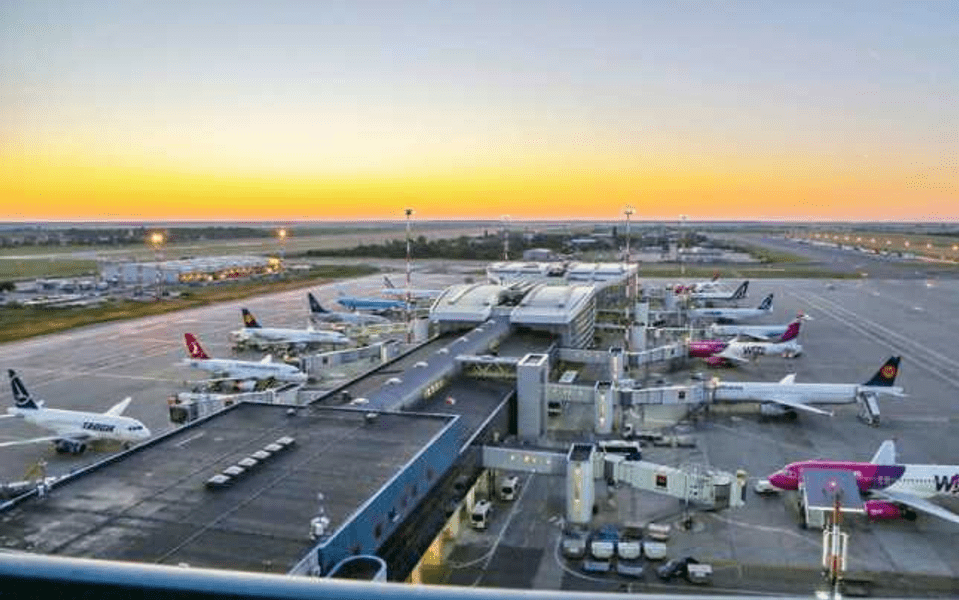 Bărbat căutat în Franţa pentru crimă, prins pe Aeroportul Otopeni, la intrarea în țară