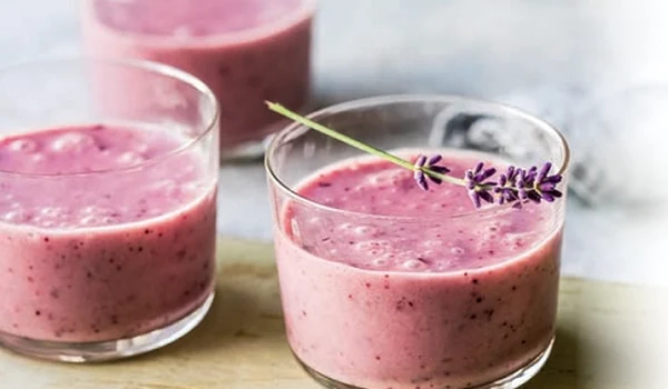 smoothie cu lavanda jpg