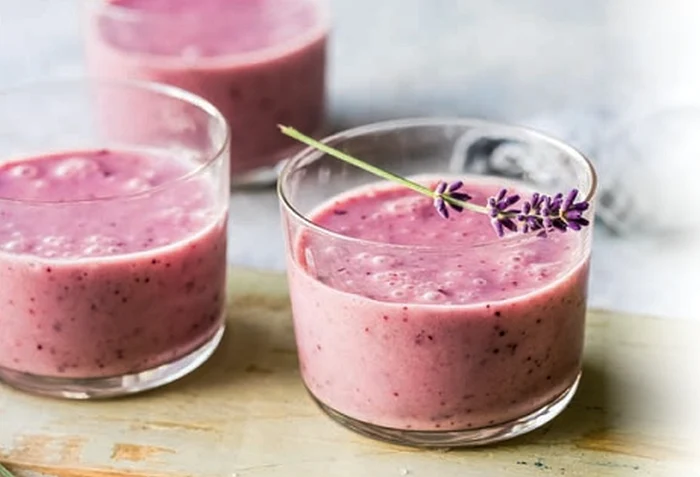 smoothie cu lavanda jpg