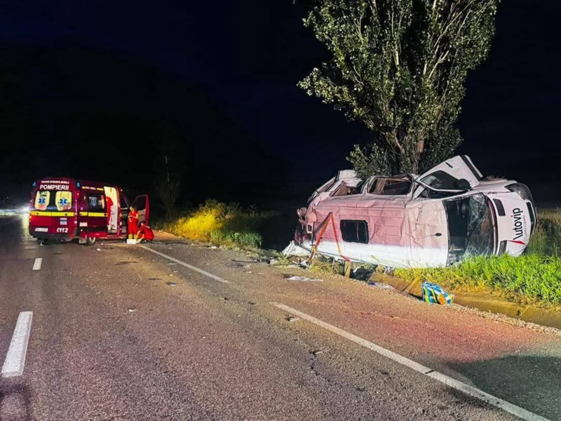 Accident grav pe DN2 între un microbuz și un autocar cu 60 de ucraineni. O persoană a murit. Planul Roșu de Intervenție, activat