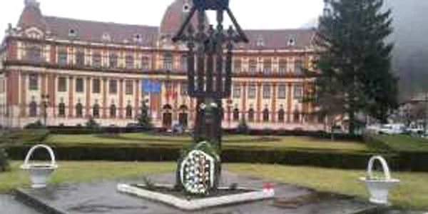 brasov monument prefectura