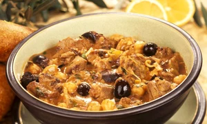 tocanita din carne de porc cu masline jpeg