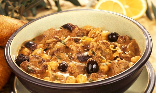 tocanita din carne de porc cu masline jpeg