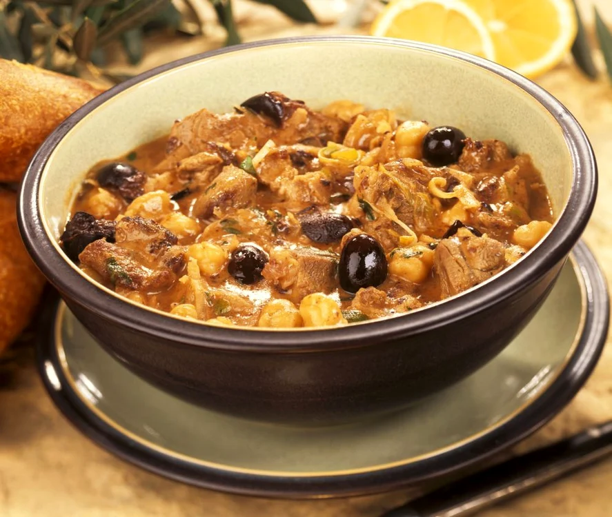 tocanita din carne de porc cu masline jpeg