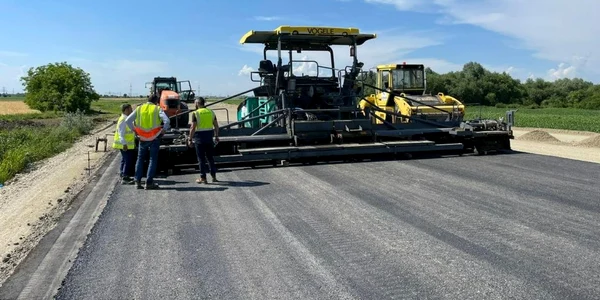 asfalt autostrada bucurestiului foto fb ionel scriosteanu