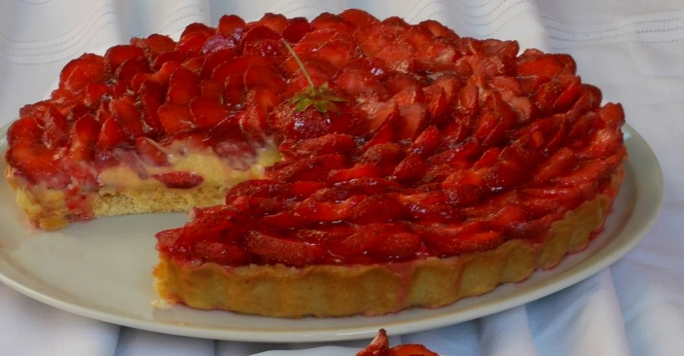 tarta cu capsuni jpeg