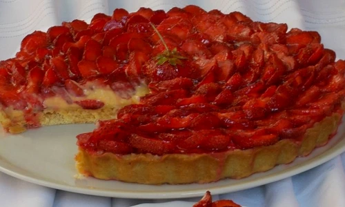 tarta cu capsuni jpeg