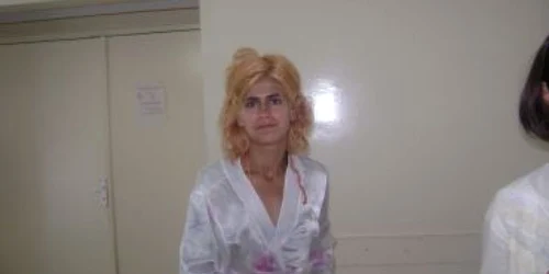 Satu Mare: La numai doi ani, o fetiţă se zbate între viaţă şi moarte după ce s-a opărit