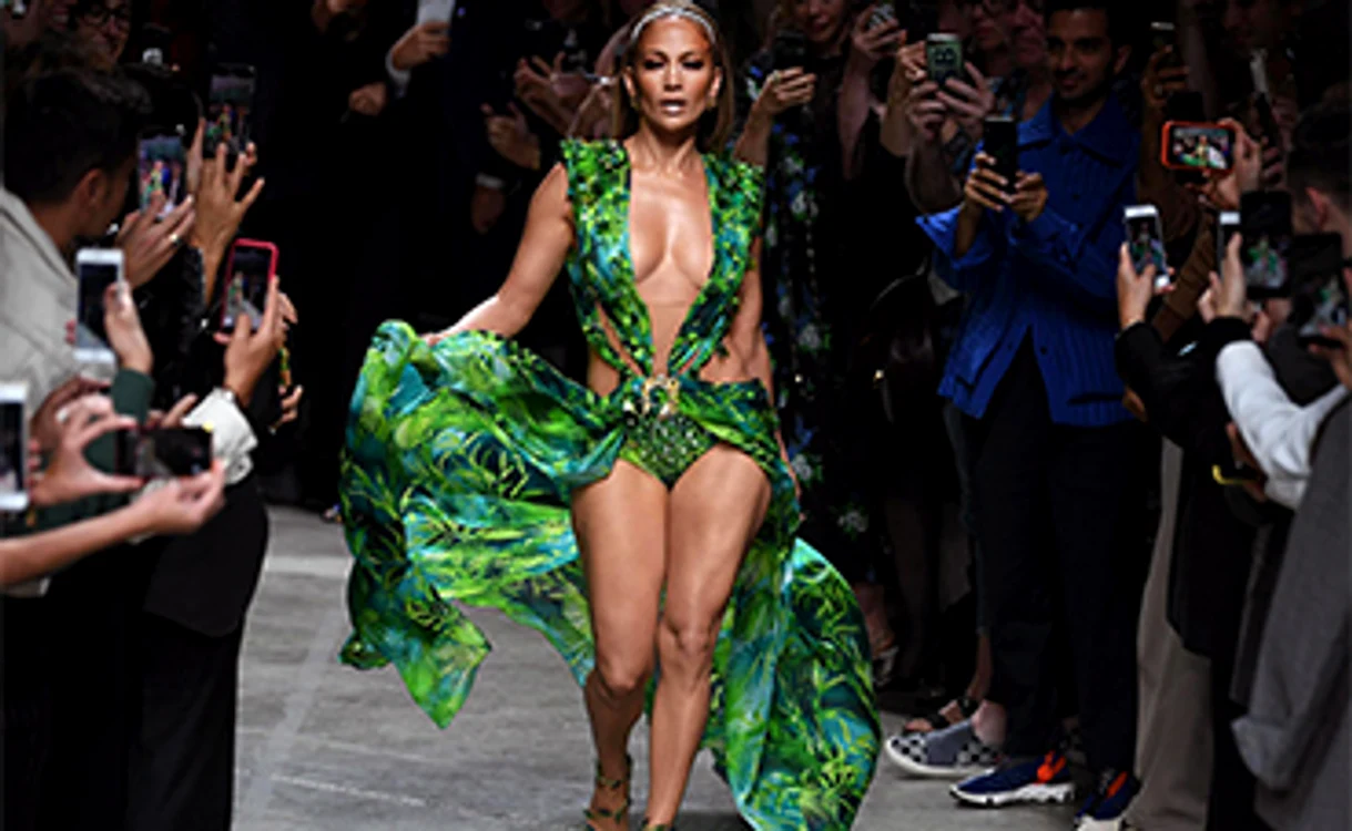 Jlo şi-a dus copiii la New York de Ziua RecunoştinţeiFotografii: Getty Images/ Profimedia