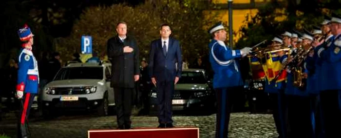 Preşedintele Klaus Iohannis şi ministrul de Interne Petre Tobă FOTO MAI