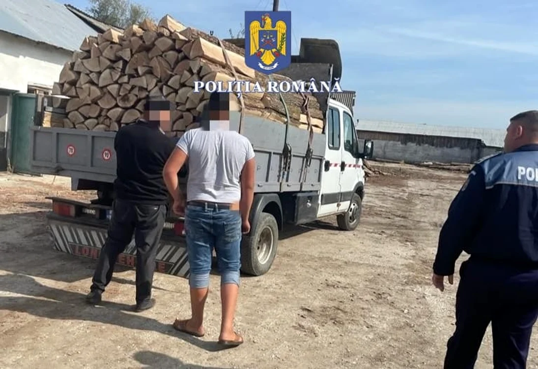 Polițiștii l-au pus pe comerciant să descarce FOTO: IPJ Olt