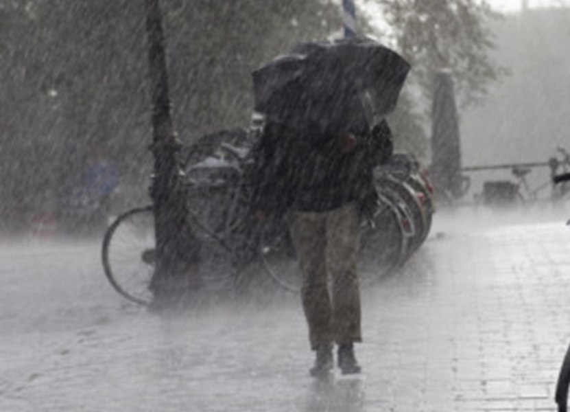 Prognoza meteo pentru următoarele două săptămâni: ploi, vijelii și grindină. Unde vor fi temperaturi de peste 32 de grade Celsius