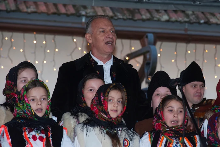 Dinu Iancu Salajanu la primul targ regal de Craciun de la Castelul Savarsin Daniel Angelescu, Casa Majestatii Sale (6) jpeg