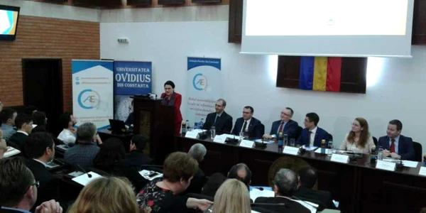 Asociaţia Elevilor din Constanţa - conferinţă naţională pe educaţie Foto Sînziana Ionescu