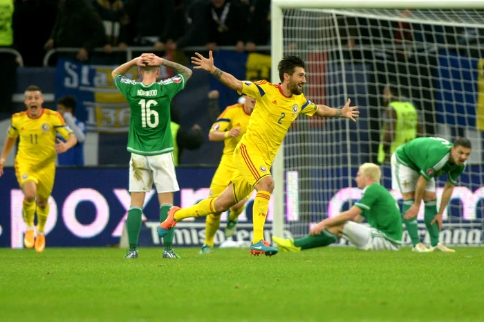 
    Paul Papp se bucură după cele două goluri marcate  