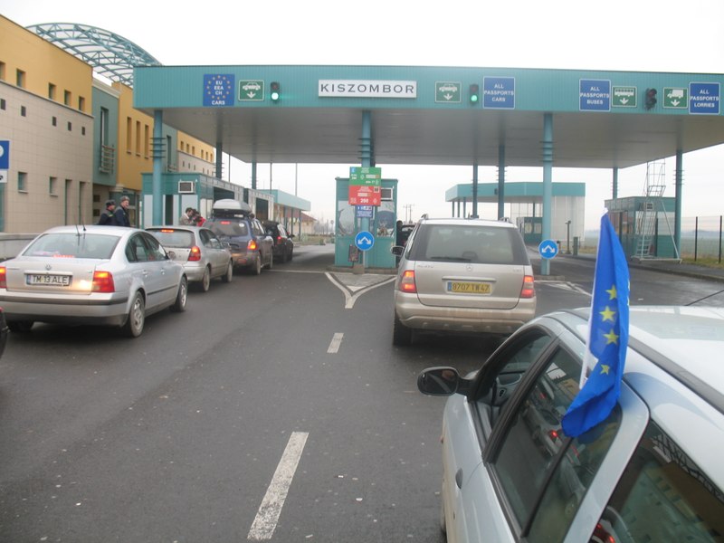 Accident grav în Ungaria, soldat cu blocarea traficului prin Vama Cenad