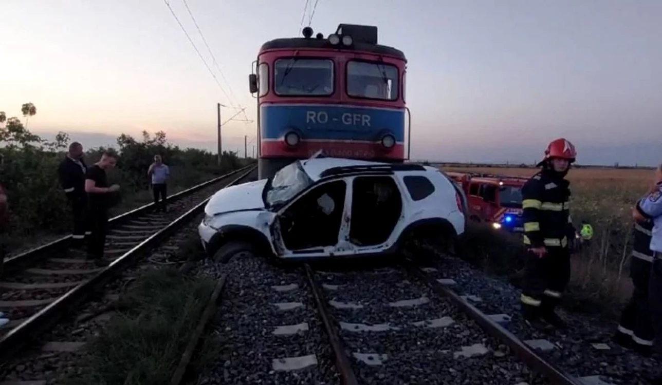 În urma impactului, doar șoferul a supraviețuit / foto: ISU