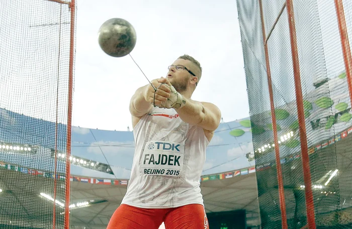 
    Polonezul Pawel Fajdek a ieşti pentru a doua oară consecutiv campion mondial la aruncarea ciocanuluiFoto: AP  